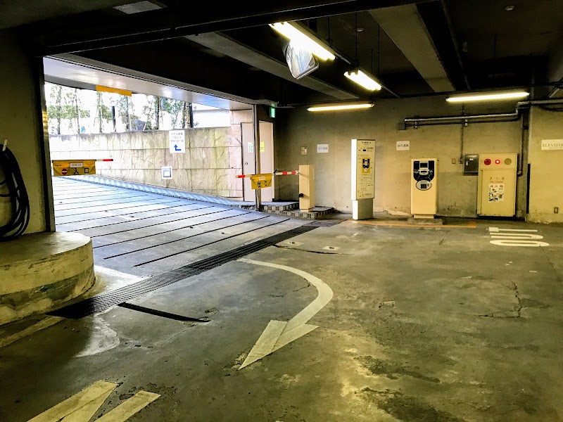 ホテルウェルコ成田駐車場 の写真 1