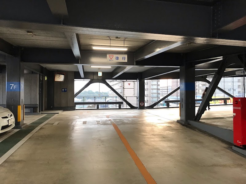 成田駅東口駐車場 の写真 2