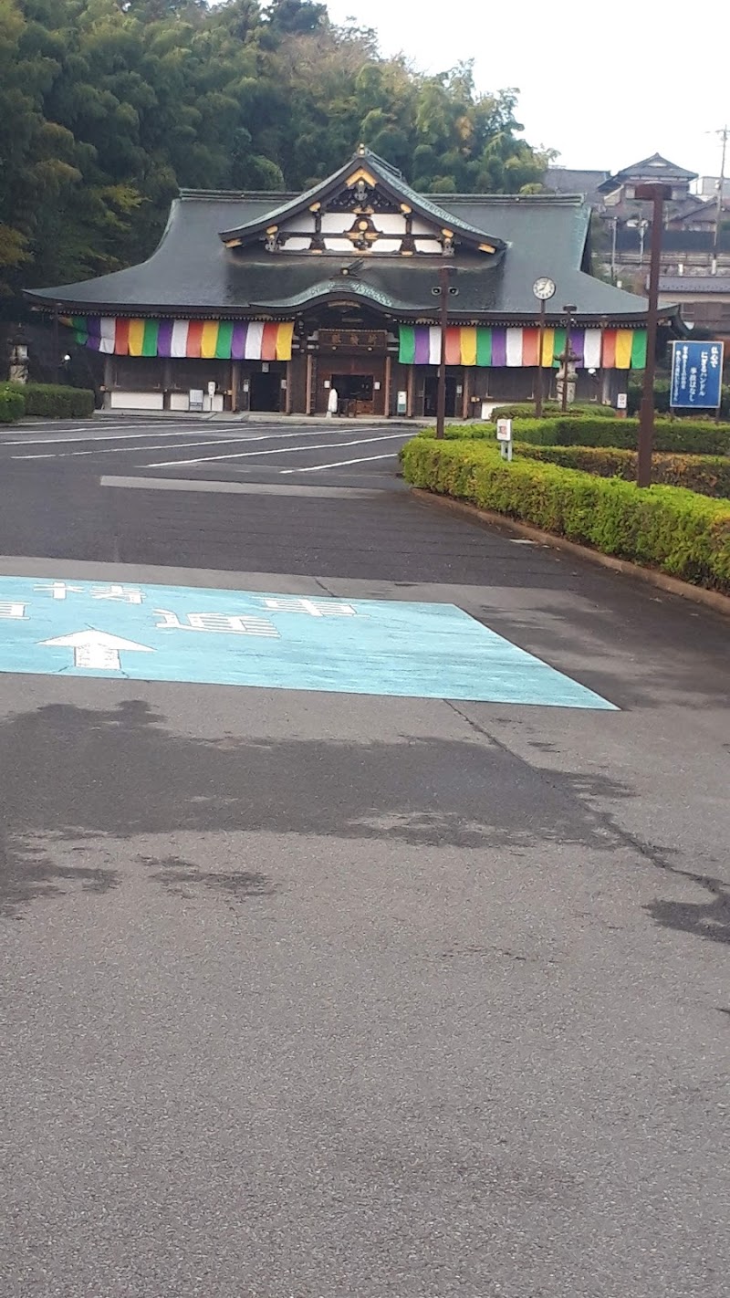 自動車祈禱殿専用駐車場 の写真 2