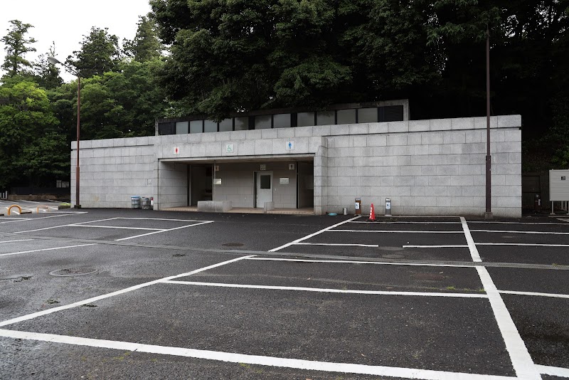 成田山境内 トイレ